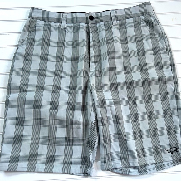 TRAVIS MATHEW mens size 36 plaid golf shorts - Picture 1 of 5